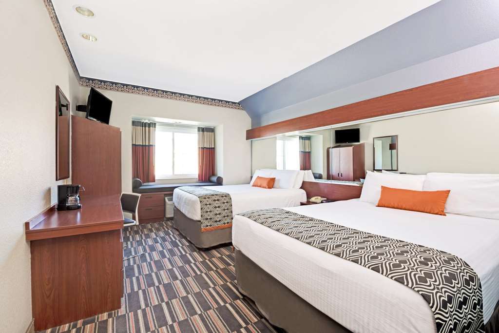 Microtel Inn & Suites Urbandale Cameră foto